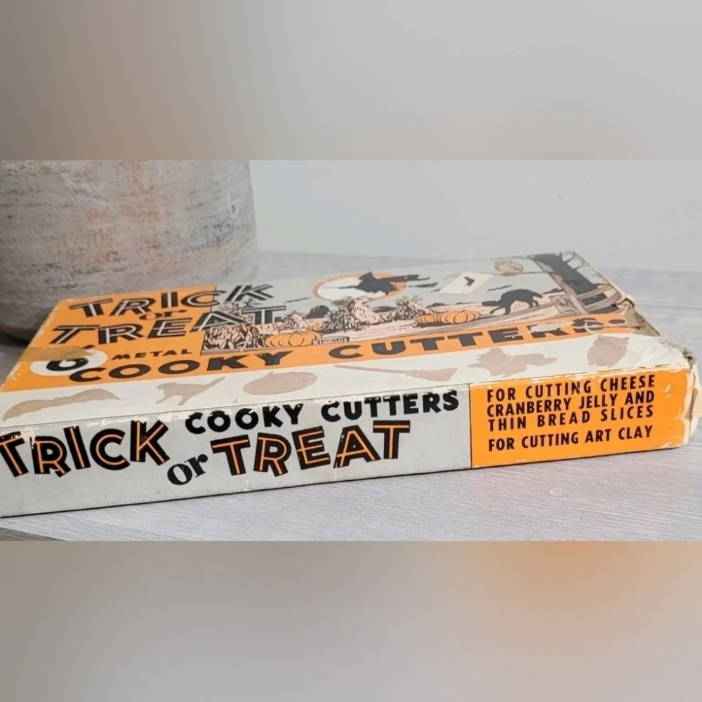 Halloween Metal Cookie Cooky Cutters Boxed Set Vintage
